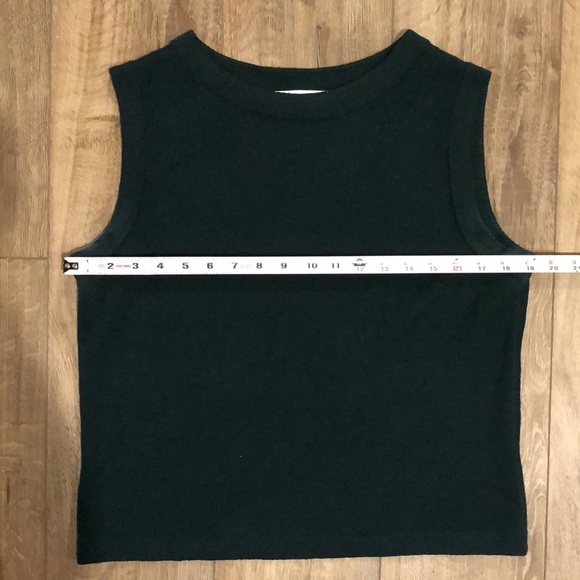 ST. JOHN COLLECTION 2-Piece Knit Set - Sleeveless Top & Pleated Trouser Pants - Picture 10 of 13